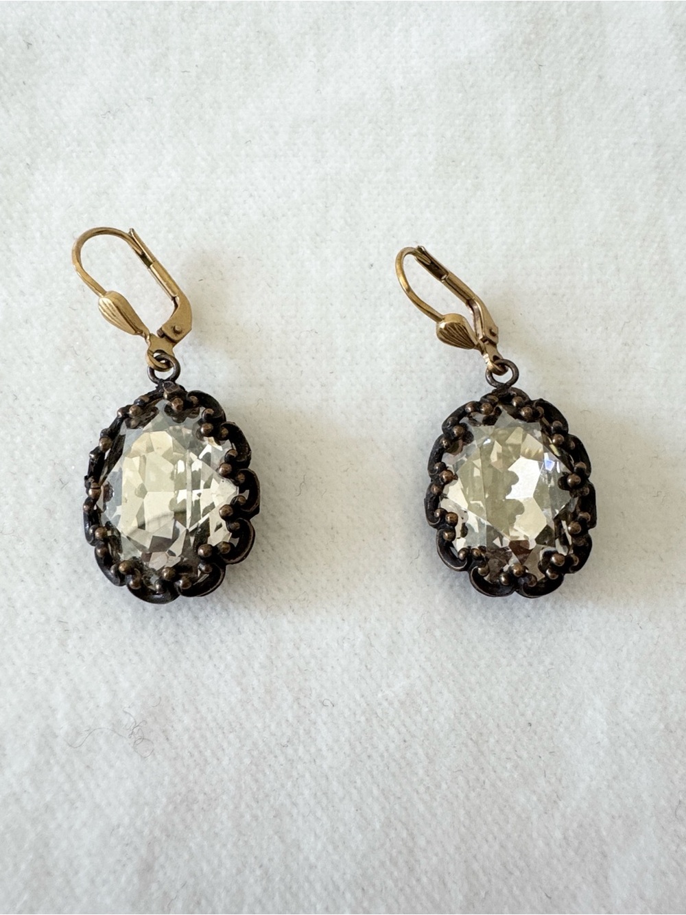 La Vie Parisienne earrings